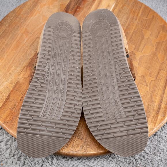 Mephisto Womens Bronze Gold Metallic Toe Thong Leather Sandals Sz 38 /US 8 - Picture 6 of 8